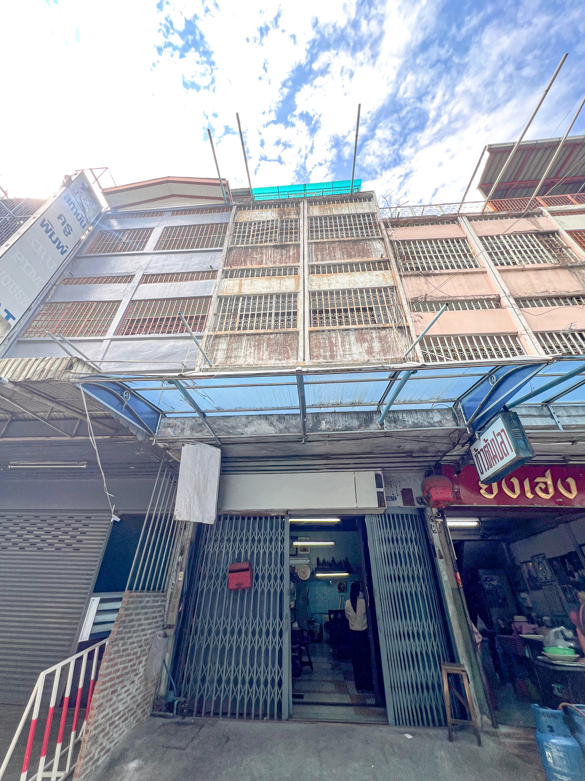 อาคารพาณิชย์ กรุงเทพ - นนท์ 2 / 4 ห้องนอน (ขาย), Commercial building Bangkok - Non 2 / 4 Bedrooms (FOR SALE) BNS004