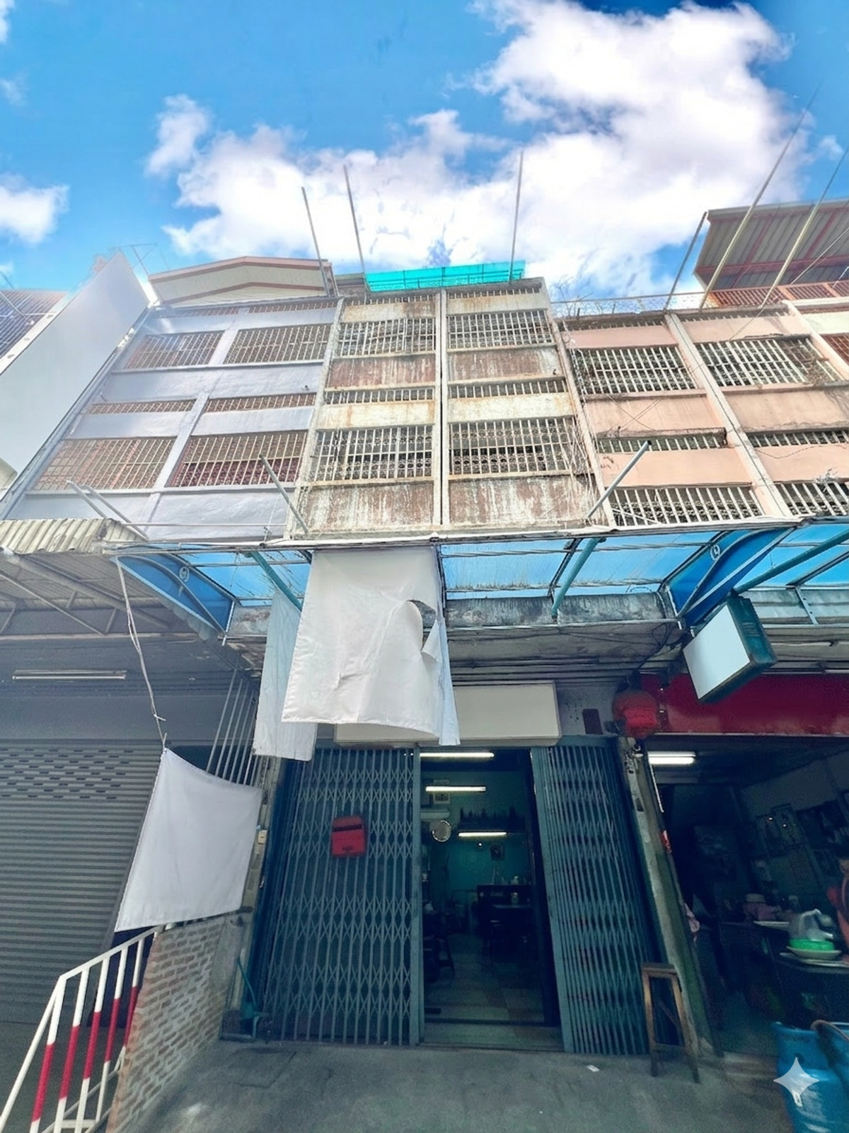 อาคารพาณิชย์ กรุงเทพ - นนท์ 2 / 4 ห้องนอน (ขาย), Commercial building Bangkok - Non 2 / 4 Bedrooms (FOR SALE) BNS004