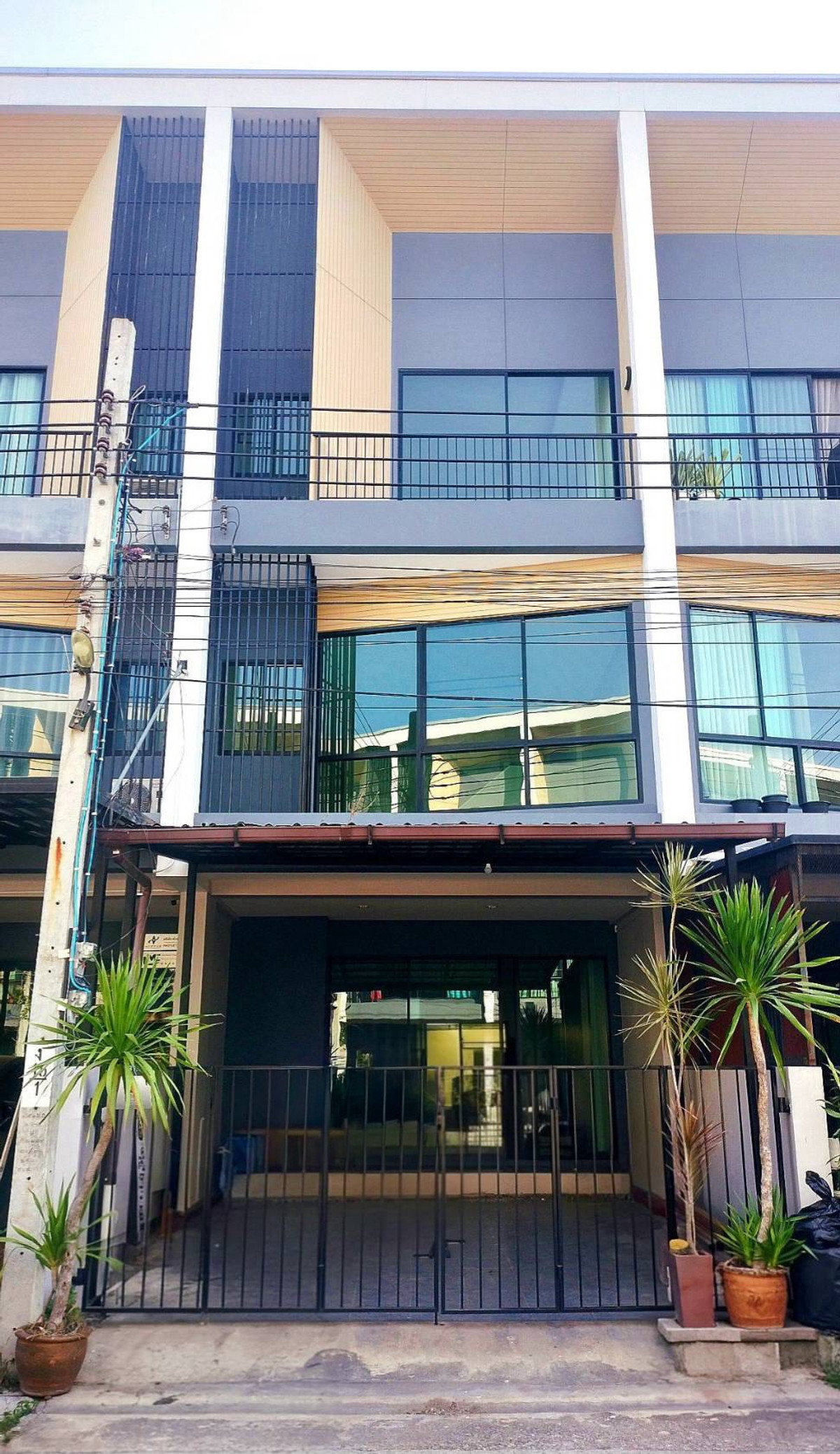 นลิน แกรนด์ อเวนิว วงแหวน - พระราม 9 / 3 ห้องนอน (ขาย), Nalin Grand Avenue Wongwean - Rama 9 / 3 Bedrooms (FOR SALE) AA607