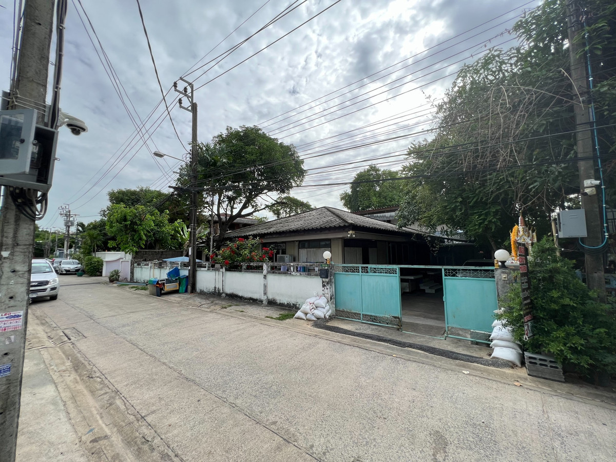 ที่ดินพร้อมสิ่งปลูกสร้าง 142 ตร.ว. สุขุมวิท 101/1 / (ขาย), Land with buildings, 142 sq.w., Sukhumvit 101/1 / (FOR SALE) GNG030