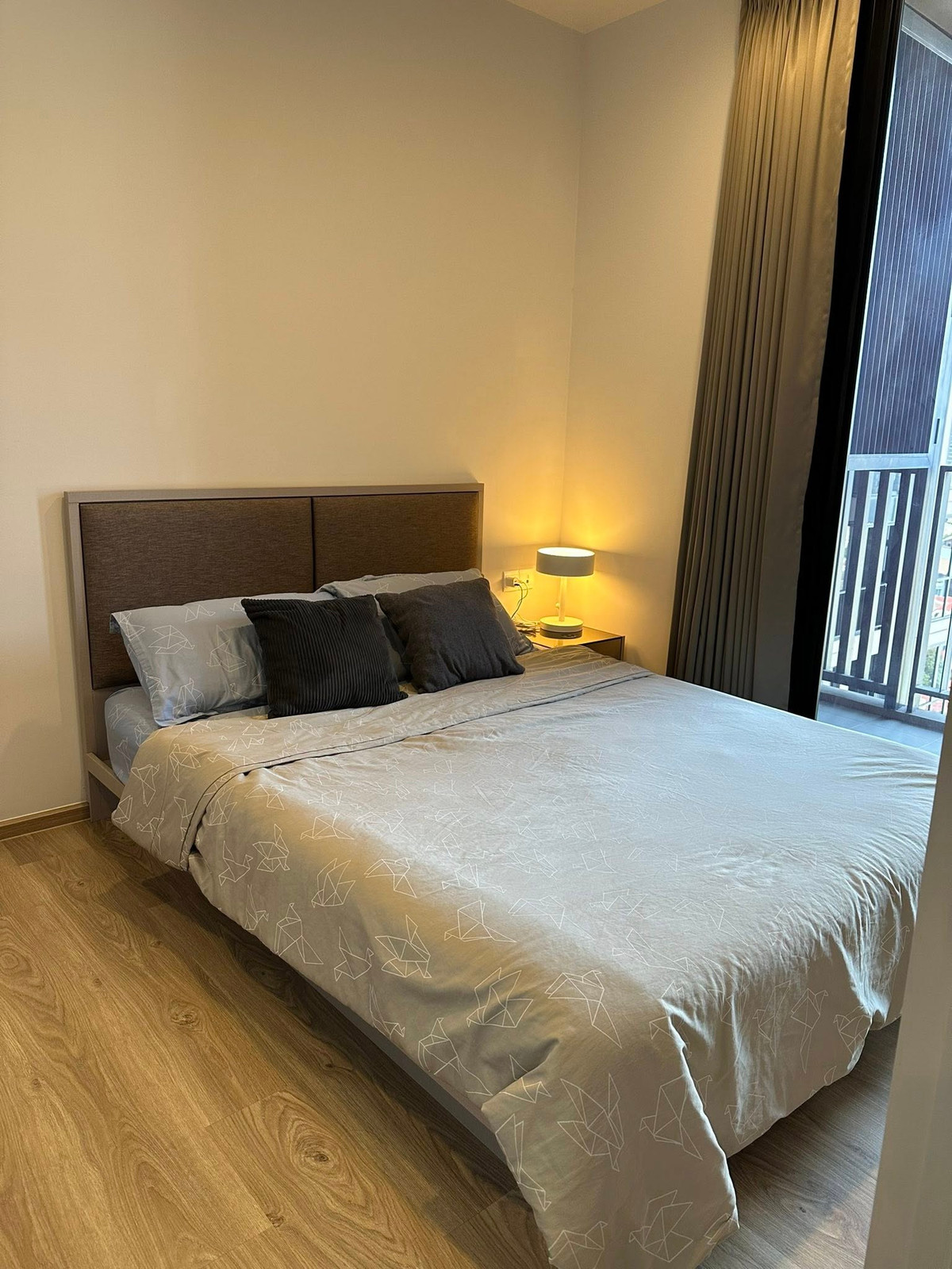 Oka Haus Sukhumvit 36 / 1 Bedroom (SALE WITH TENANT), โอกะ เฮ้าส์ สุขุมวิท 36 / 1 ห้องนอน (ขายพร้อมผู้เช่า) NA041