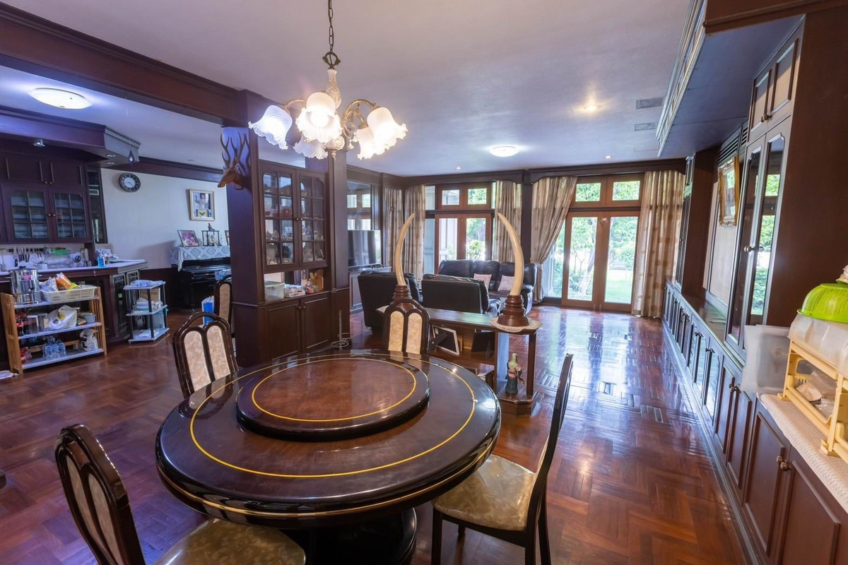 หมู่บ้านนวธานี / 5 ห้องนอน (ขาย), Moo Baan Navatanee / 5 Bedrooms (FOR SALE) FAHS059