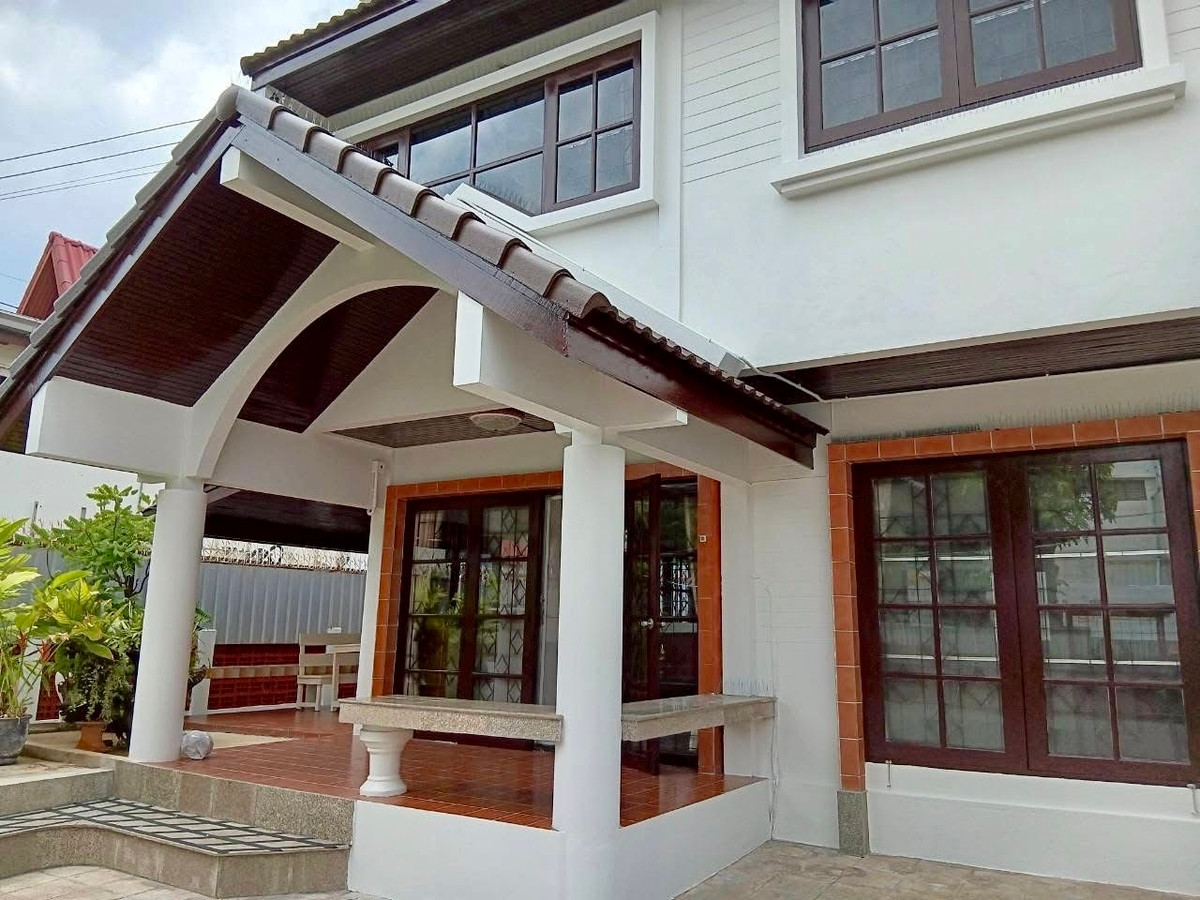 บ้านเดี่ยว 58 ตร.ว. ซอยสุขุมวิท 54 / 3 ห้องนอน (เช่า), Single house 58 sq m Soi Sukhumvit 54 / 3 Bedrooms (FOR RENT) GNG006