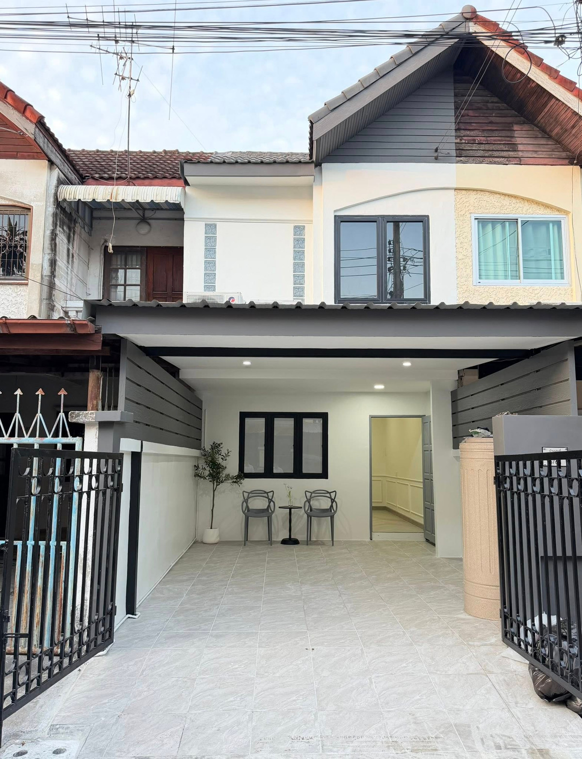 หมู่บ้านเลิศอุบล โชคชัย 4 ซอย 22 / 2 ห้องนอน (ขาย), Lert Ubon Village Chokchai 4 Soi 22 / 2 Bedrooms (FOR SALE) FAHS063