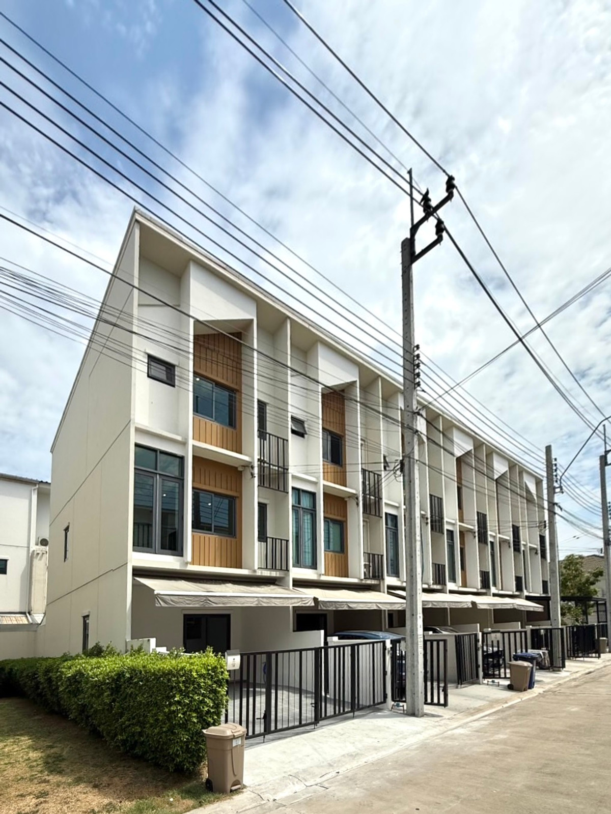 เพล็กซ์ อ่อนนุช - วงแหวน / 3 ห้องนอน (ขาย), PLEX Onnut - Wongwaen / 3 Bedrooms (FOR SALE) POON198