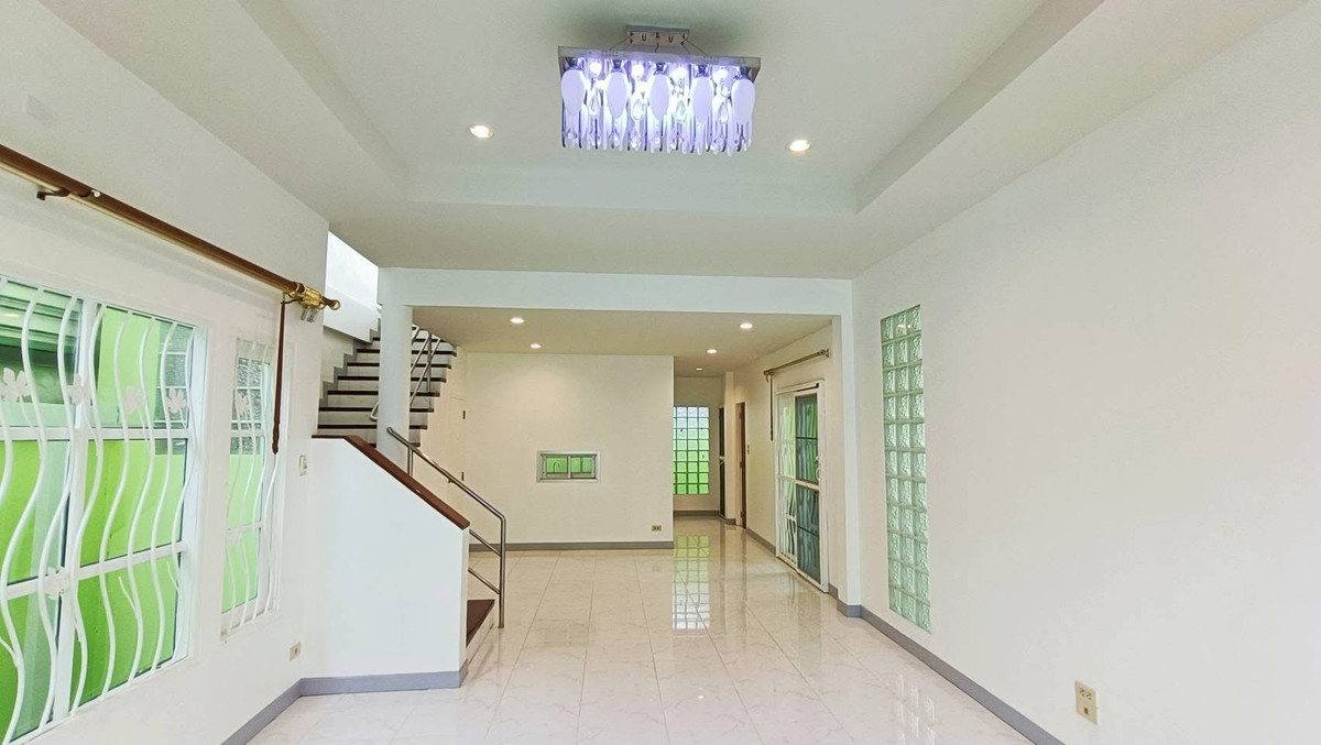 บ้านพร้อมที่ดิน 31 ตร.ว. ซอยศรีนครินทร์ 48 / 3 ห้องนอน (ขาย), House with Land 31 sq.wa. Soi Srinakarin 48 / 3 Bedrooms (FOR SALE) GNG027