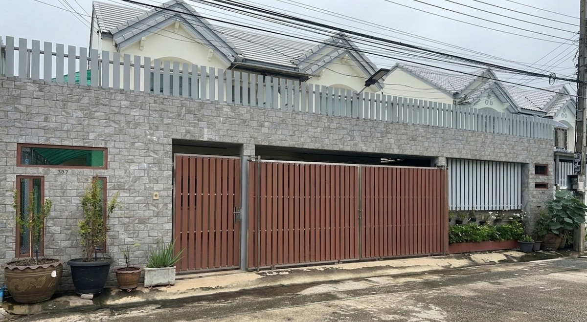 หมู่บ้านรังสิยา ซอยอุมสุข 58 / 6 ห้องนอน (ขาย), Rangsiya Village Udomsuk Soi 58  / 6 Bedrooms (FOR SALE) GNG024