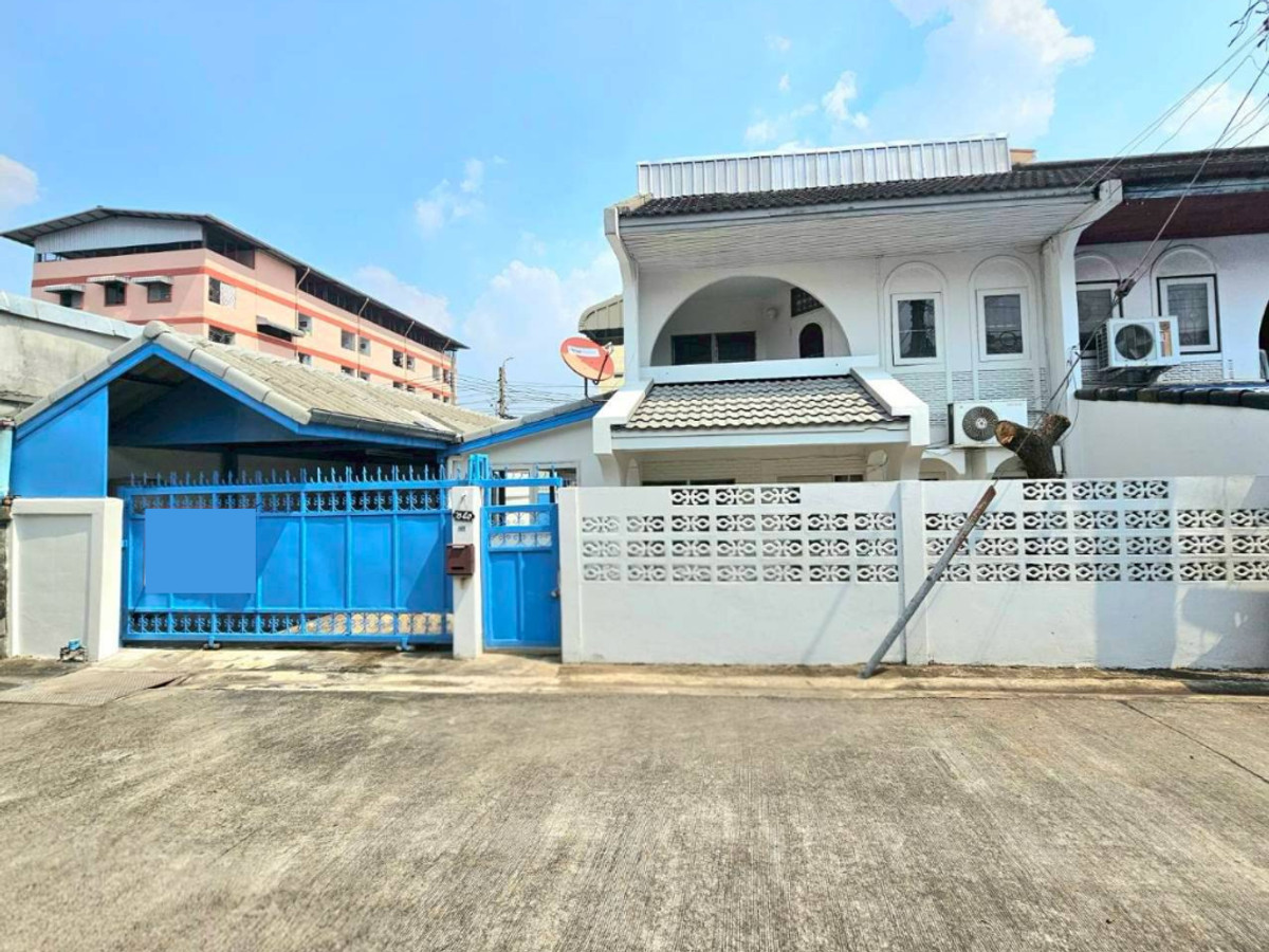 บ้านพร้อมที่ดิน หลังมุมส่วนตัว ใกล้รถไฟฟ้า 🔥 ทาวน์เฮ้าส์ ลาดพร้าว 87 / 3 ห้องนอน (ขาย), Townhouse Ladprao 87 / 3 Bedrooms (FOR SALE) FAHS048