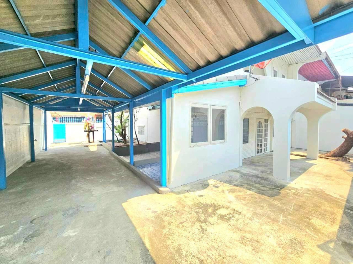 บ้านพร้อมที่ดิน หลังมุมส่วนตัว ใกล้รถไฟฟ้า 🔥 ทาวน์เฮ้าส์ ลาดพร้าว 87 / 3 ห้องนอน (ขาย), Townhouse Ladprao 87 / 3 Bedrooms (FOR SALE) FAHS048