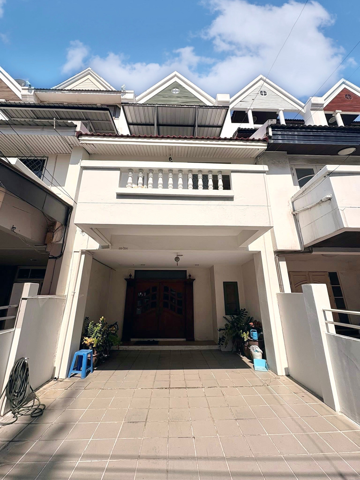 ทาวน์โฮม 4 ชั้น ใกล้ SRT สายสีแดง วัดเสมียนนารี / 4 ห้องนอน (ขาย), 4-story Townhome Near SRT Red Line Wat Semian Nari / 4 Bedrooms (FOR SALE) BNS017