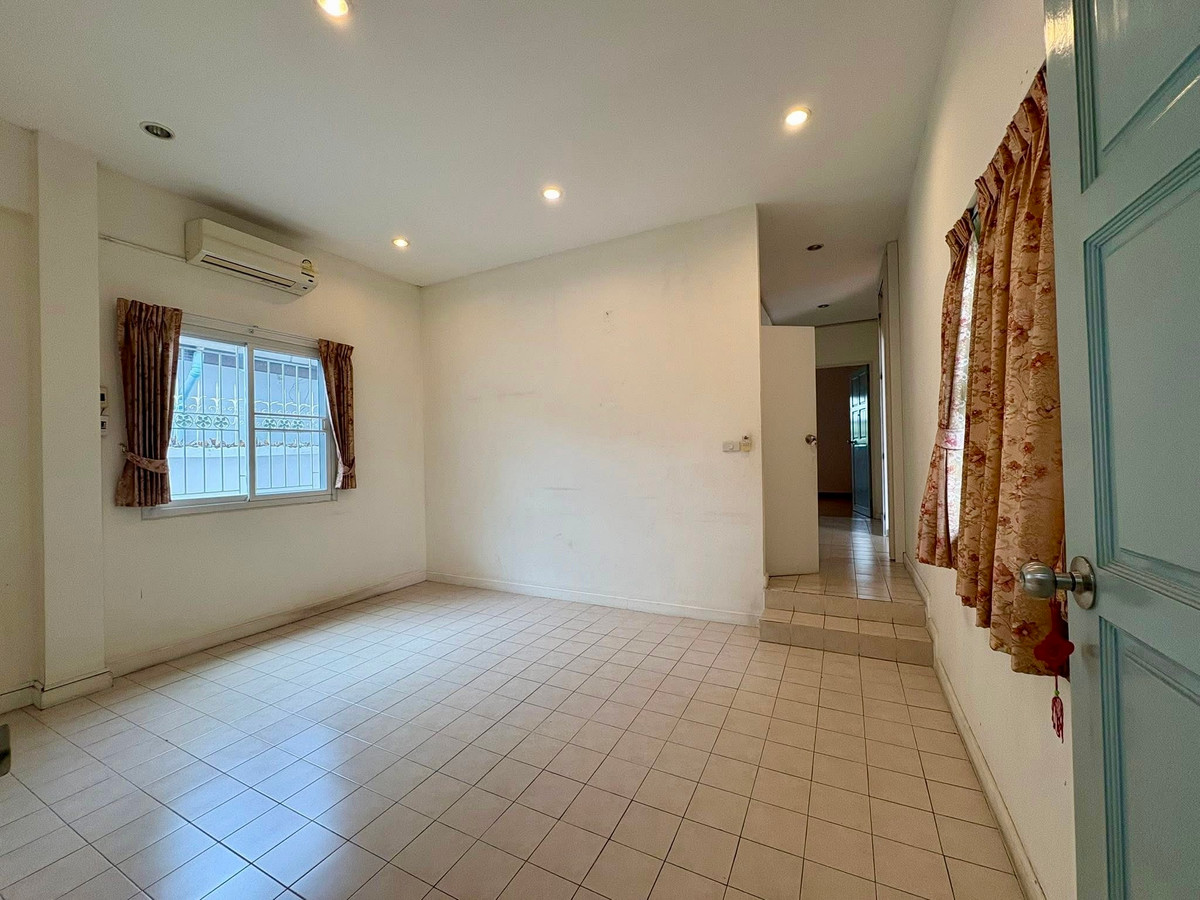 หมู่บ้านเมืองทอง 4 สุขุมวิท 101 / 4 ห้องนอน (ขาย), Muangthong Village 4 Sukhumvit 101 / 4 Bedrooms (FOR SALE) GNG054