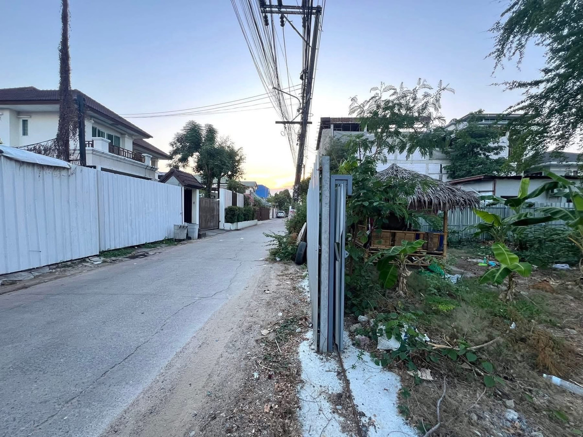 ที่ดิน นาคนิวาส 37 / 101 ตร.ว. (ขาย), Land Nakniwat 37 / 101 sq.w. (FOR SALE) FAHS062