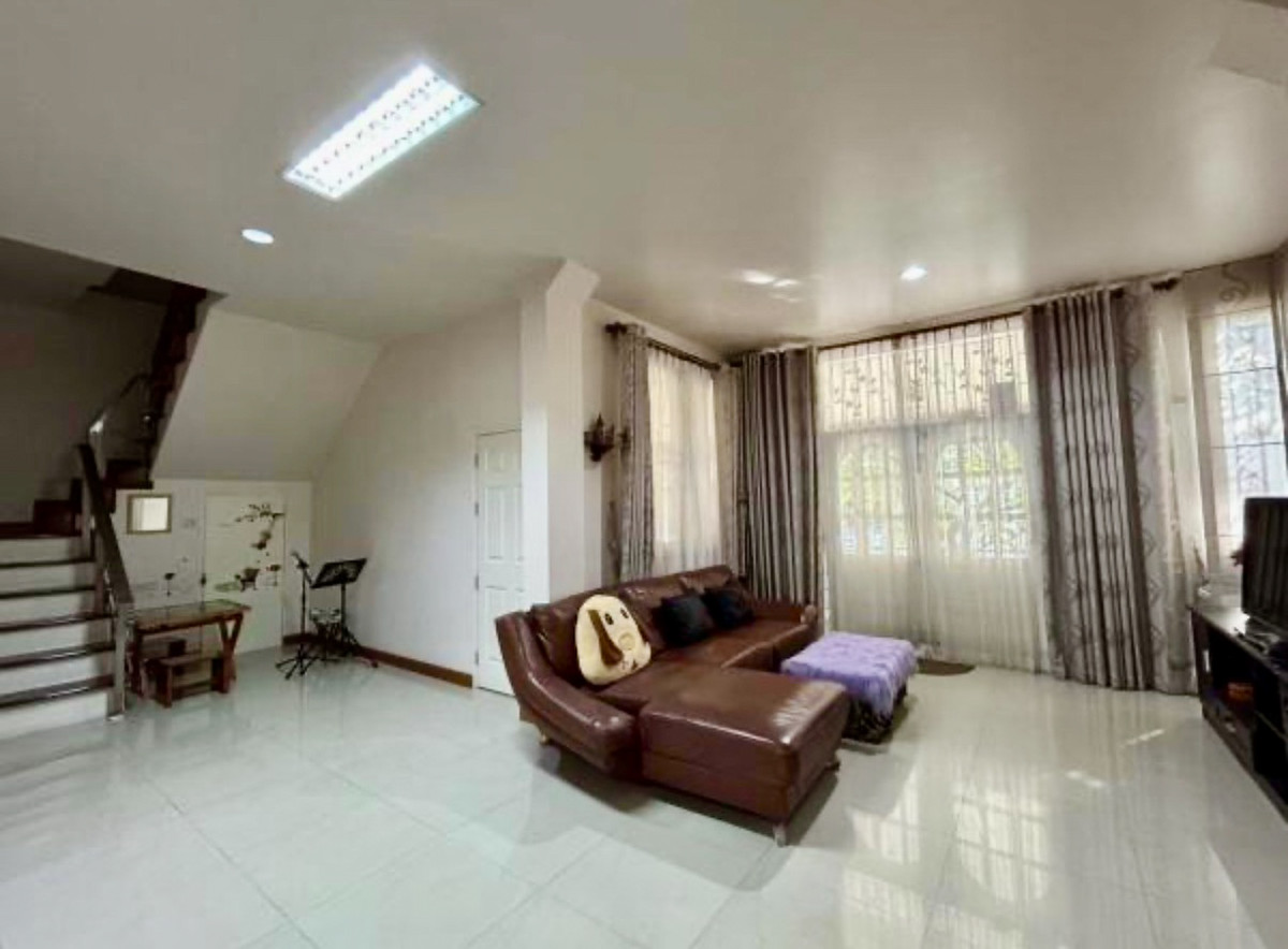 หมู่บ้านฟ้าหลวงวิลล์ ซอยสุขุมวิท 101 / 5 ห้องนอน (ขาย), Fahluang Ville Sukhumvit 101 / 5 Bedrooms (FOR SALE) GNG042