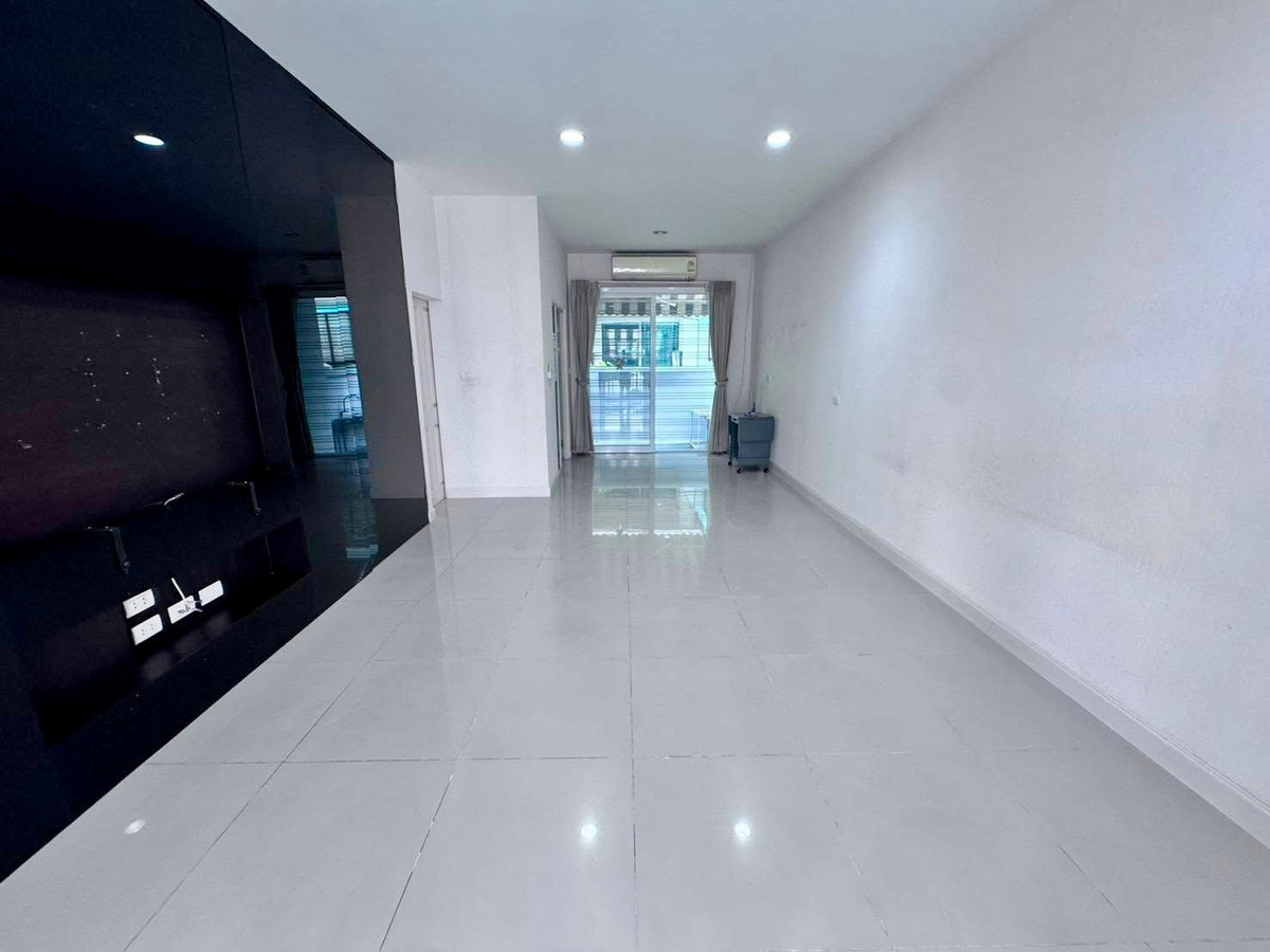 บ้านกลางเมือง เอส - เซ้นส์ ศรีนครินทร์  / 3 ห้องนอน (ขาย), Baan Klang Muang S-Sense Srinakarin / 3 Bedrooms (FOR SALE) GNG055