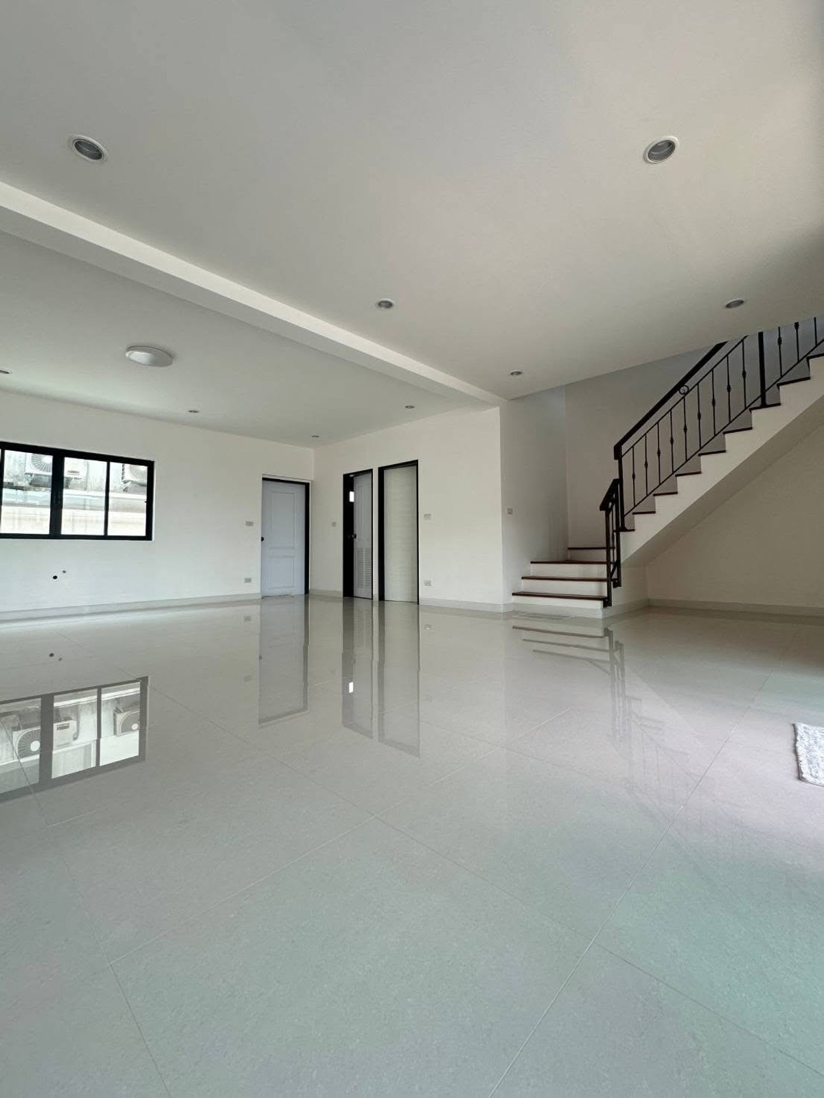 ทาวน์โฮม นวมินทร์ 70 แยก 6 / 3 ห้องนอน (ขาย), Townhome Nawamin 70 Soi 6 / 3 Bedrooms (FOR SALE) MNT013