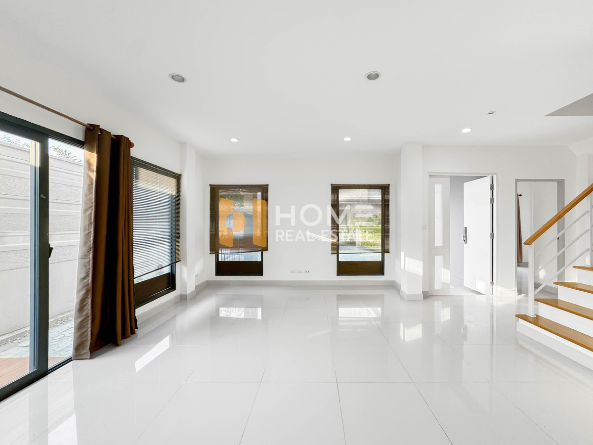 ราคาพิเศษถึงสิ้นปีนี้ บ้านแฝด 3 ชั้น งบ 7 ล้านบาท 🔥 บ้านกลางเมือง เดอะ อิดิชั่น พระราม 9 - พัฒนาการ / 4 ห้องนอน (ขายและเช่า), Baan Klang Muang The Edition Rama 9 - Pattanakarn / 4 Bedrooms (SALE & AVAILABLE) FON102