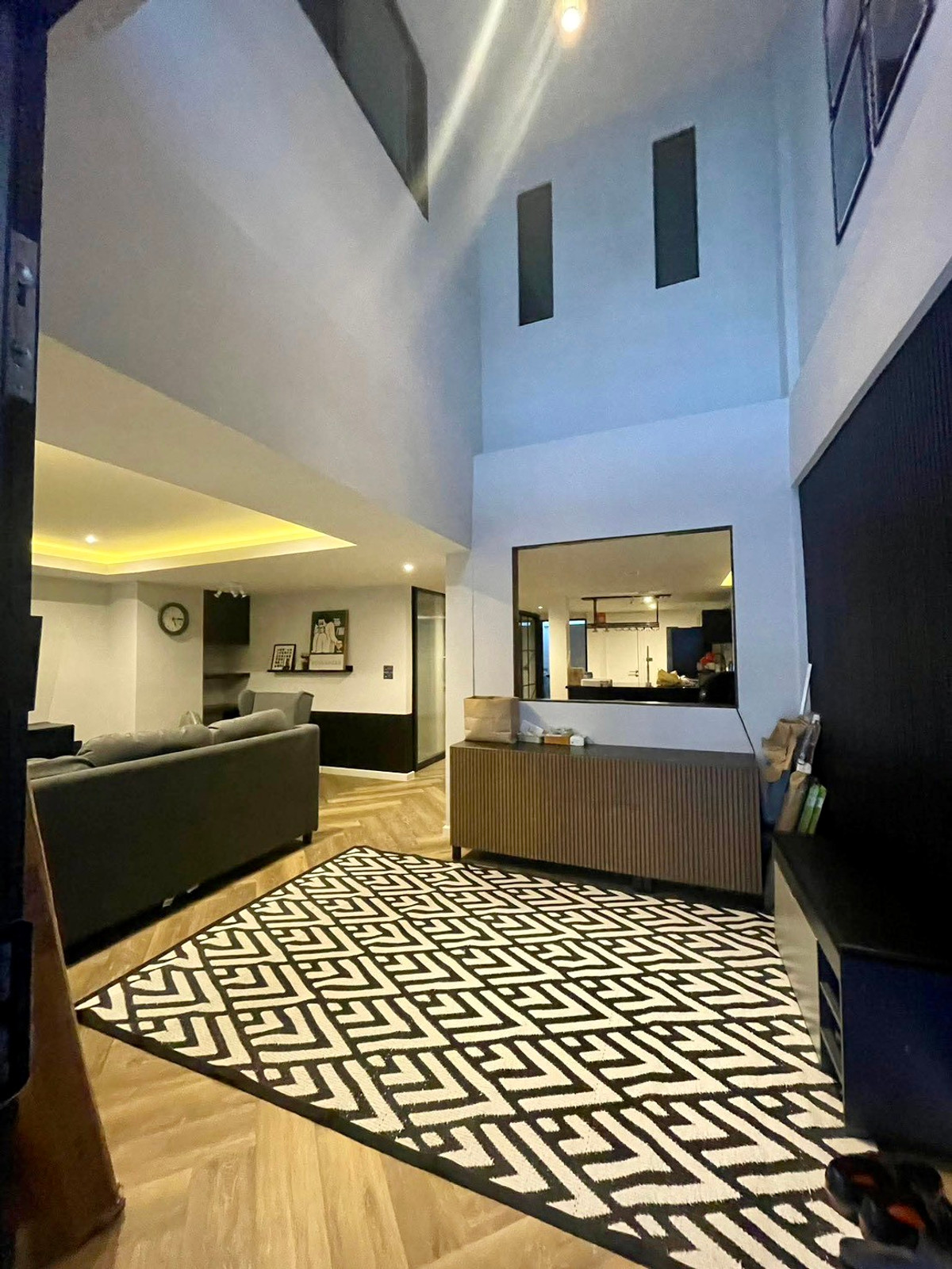 ทาทาวน์โฮม 3 ชั้น 2 คูหา ใกล้ MRT วงศ์สว่าง / 4 ห้องนอน (ขาย), Townhome Near MRT Wong Sawang / 4 Bedrooms (FOR SALE) BNS030