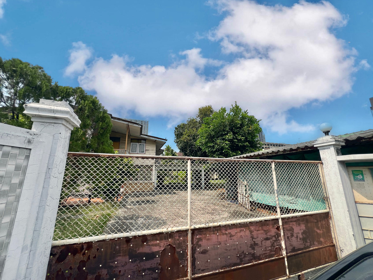 บ้านพร้อมที่ดิน ซอยกรุงเทพ - นนทบุรี 21 / 7 ห้องนอน (ขาย), House With land Soi Krungthep - Nonthaburi 21 / 7 Bedrooms (FOR SALE) BNS007