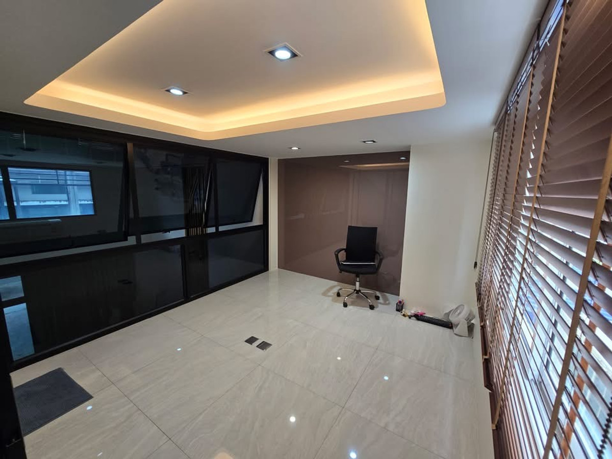 ดิสทริค เอกมัย - รามอินทรา / 3.5 ชั้น (เช่า), District Ekkamai - Ramintra / 3.5-Storey (FOR RENT) MNT043