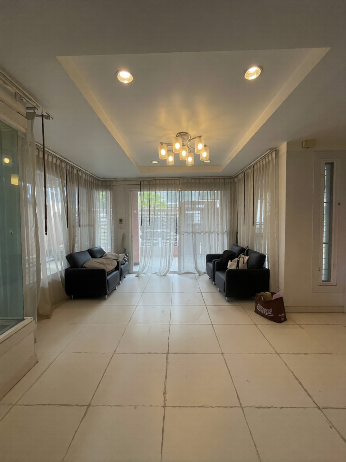 หมู่บ้านวราวัลล์ / 4 ห้องนอน (ขายพร้อมผู้เช่า), Warawan Village / 4 Bedrooms (SALE WITH TENANT) MNT005