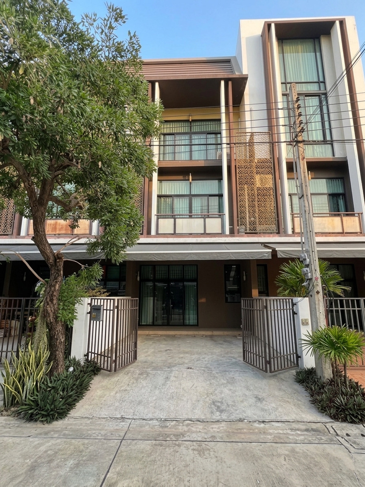ฟลอร่า วงศ์สว่าง / 3 ห้องนอน (ขาย), Flora Wongsawang / 3 Bedrooms (FOR SALE) BNS048