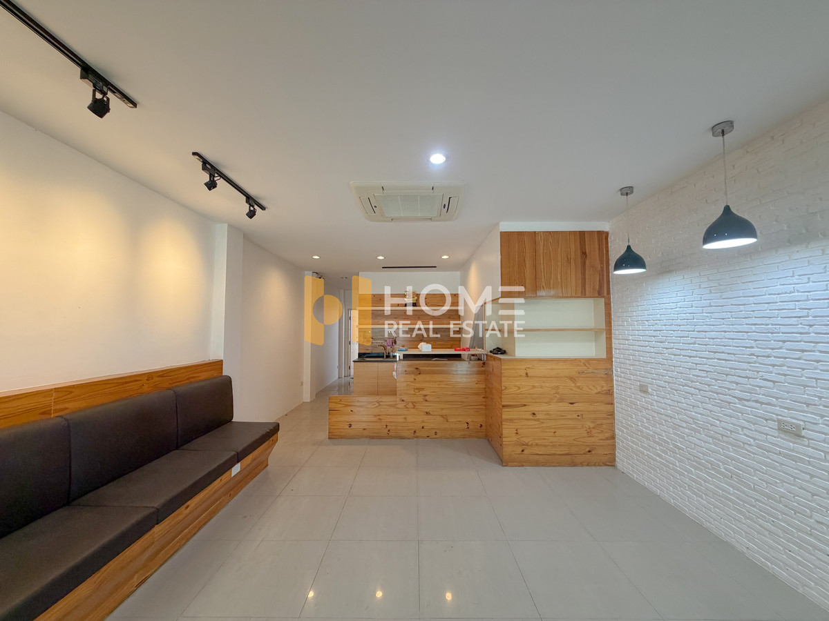 ทาวน์เฮ้าส์ นวมินทร์ 72 / 2 ห้องนอน (ขาย), Townhouse Nawamin 72 / 2 Bedrooms (FOR SALE) MNT041