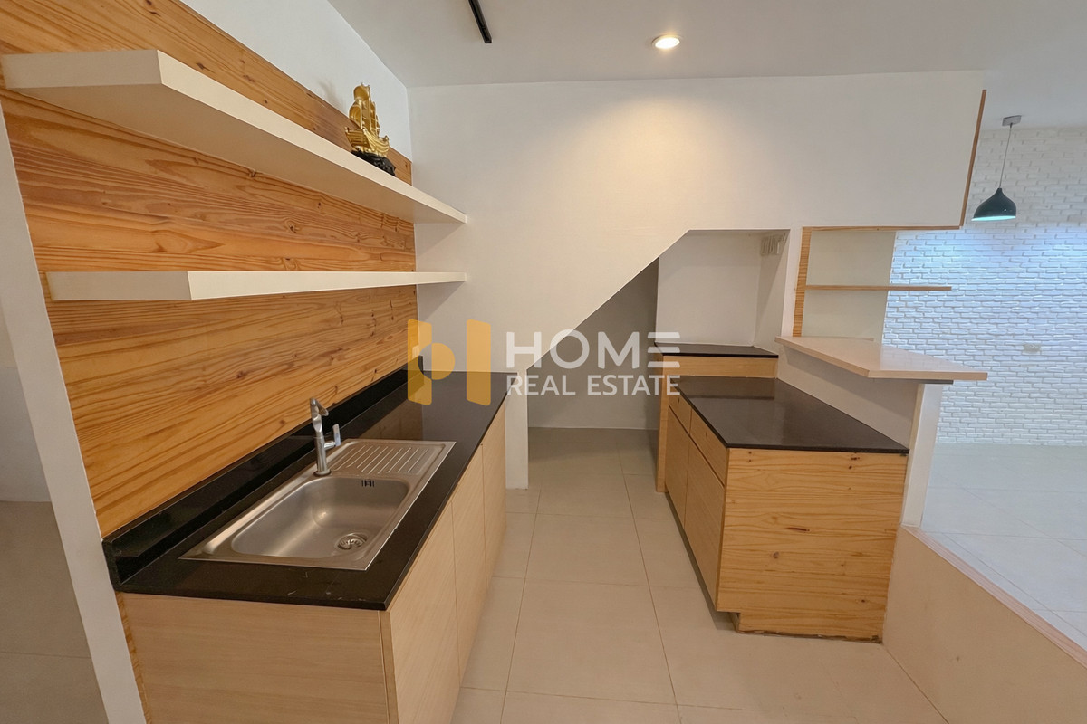 ทาวน์เฮ้าส์ นวมินทร์ 72 / 2 ห้องนอน (ขาย), Townhouse Nawamin 72 / 2 Bedrooms (FOR SALE) MNT041
