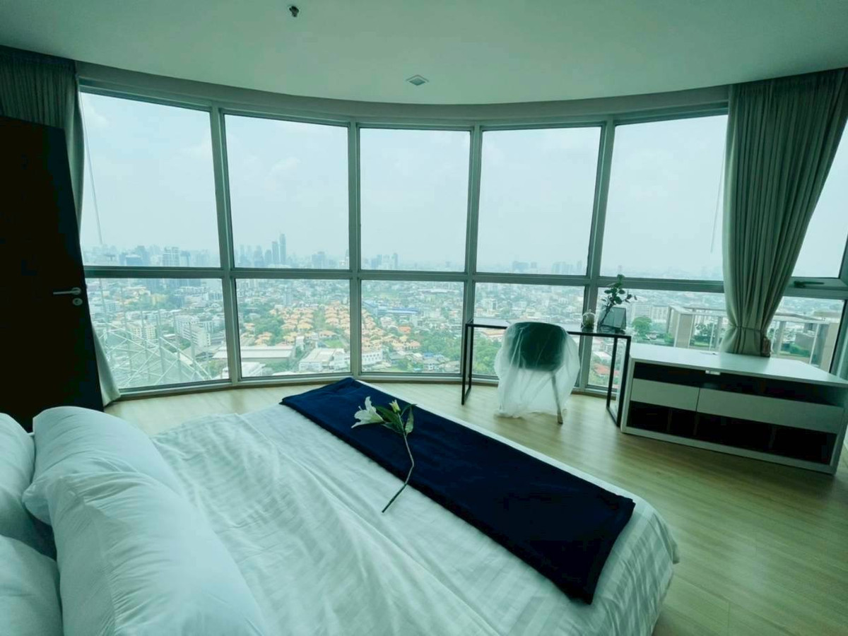 Sky Walk Residences / 1 Bedroom (SALE WITH TENENT), สกาย วอร์ค เรสซิเดนซ์ / 1 ห้องนอน (ขายพร้อมผู้เช่า) JSMN037