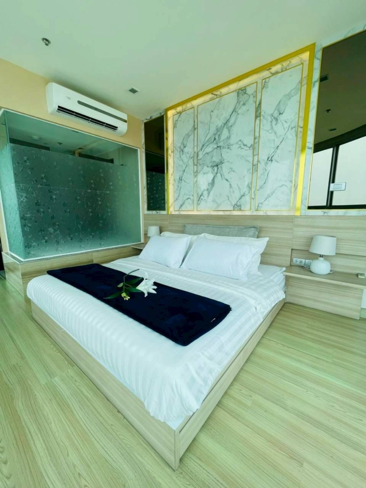 Sky Walk Residences / 1 Bedroom (SALE WITH TENENT), สกาย วอร์ค เรสซิเดนซ์ / 1 ห้องนอน (ขายพร้อมผู้เช่า) JSMN037