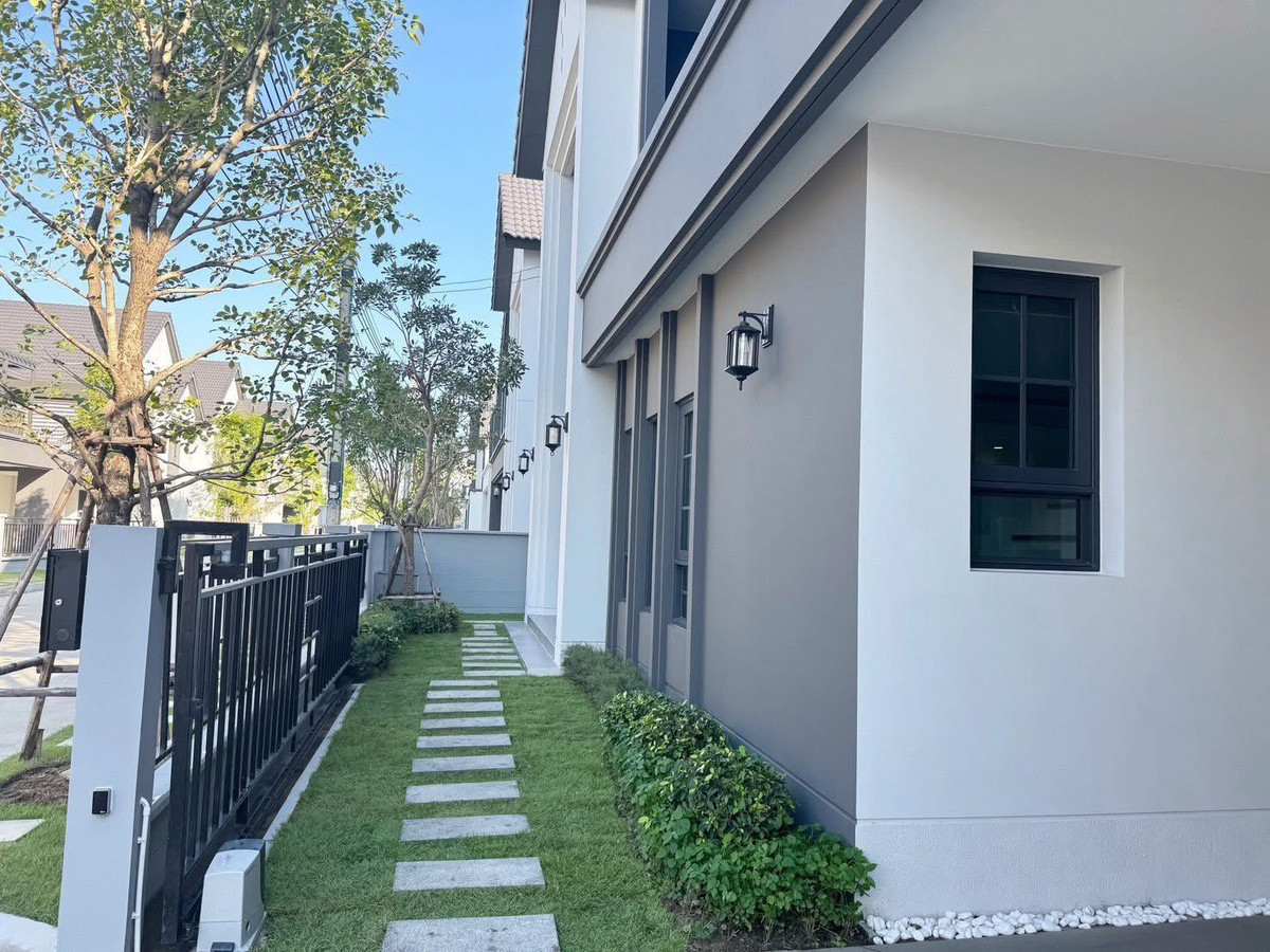 เซนโทร บางนา เฟส 2 / 4 ห้องนอน (ขาย), Centro Bangna Phase 2 / 4 Bedroom (FOR SALE) YOK135