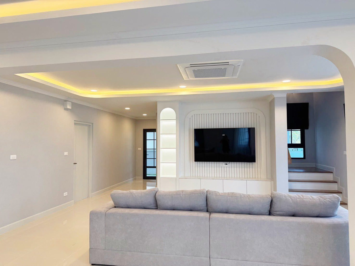 เซนโทร บางนา เฟส 2 / 4 ห้องนอน (เช่า), Centro Bangna Phase 2 / 4 Bedroom (FOR RENT) YOK135