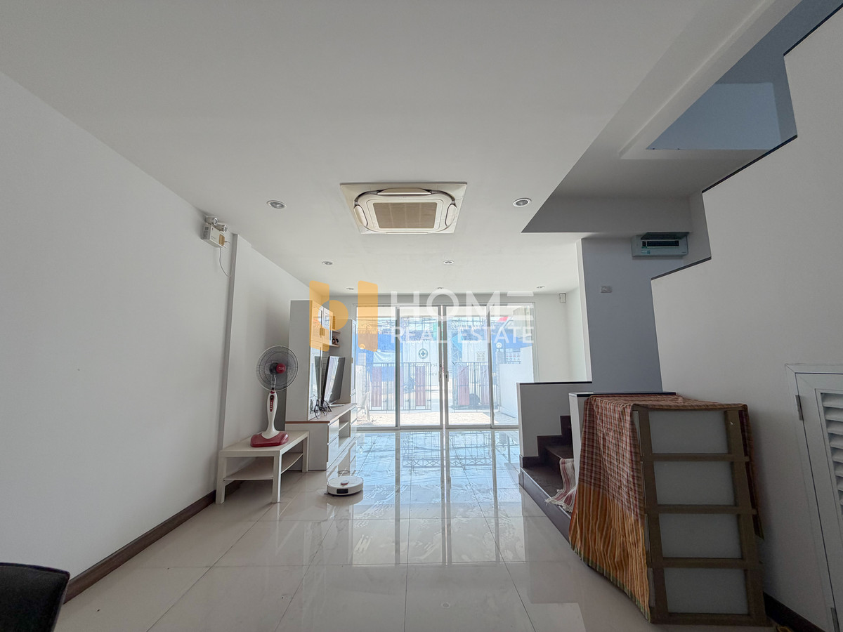 ทาวน์โฮม นวมินทร์ 74 / 3 ห้องนอน (ขาย), Townhome Nawamin 74 / 3 Bedrooms (FOR SALE) MNT059