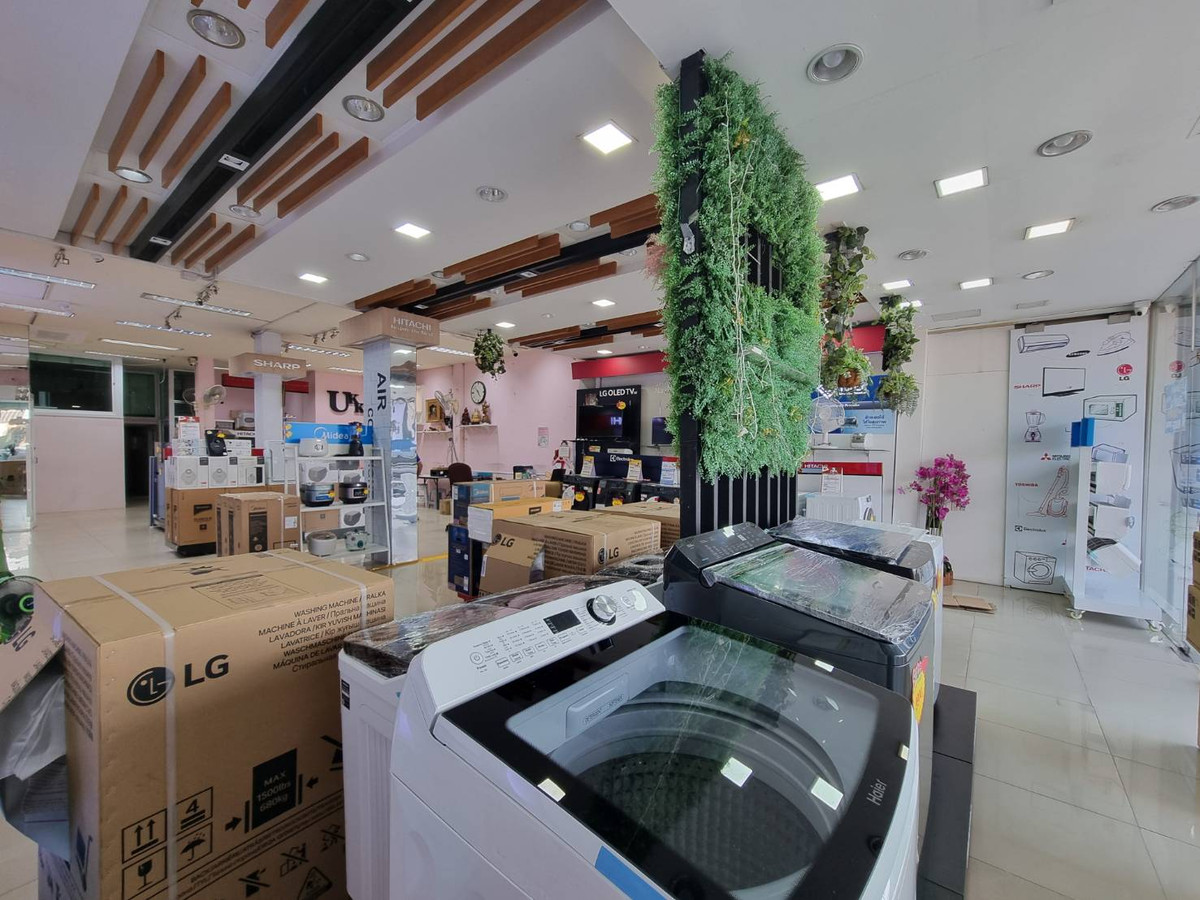 อาคารพาณิชย์ ซอยวัดลาดปลาดุก / 4 ห้องนอน (ขาย), Commercial Building Soi Wat Lat Pla Duk / 4 Bedrooms (FOR SALE) AOM097