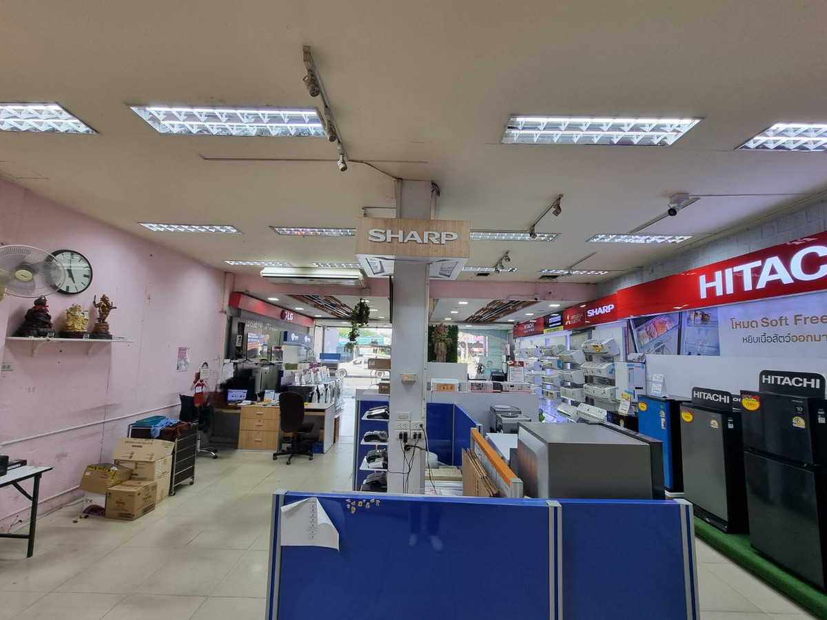 อาคารพาณิชย์ ซอยวัดลาดปลาดุก / 4 ห้องนอน (ขาย), Commercial Building Soi Wat Lat Pla Duk / 4 Bedrooms (FOR SALE) AOM097