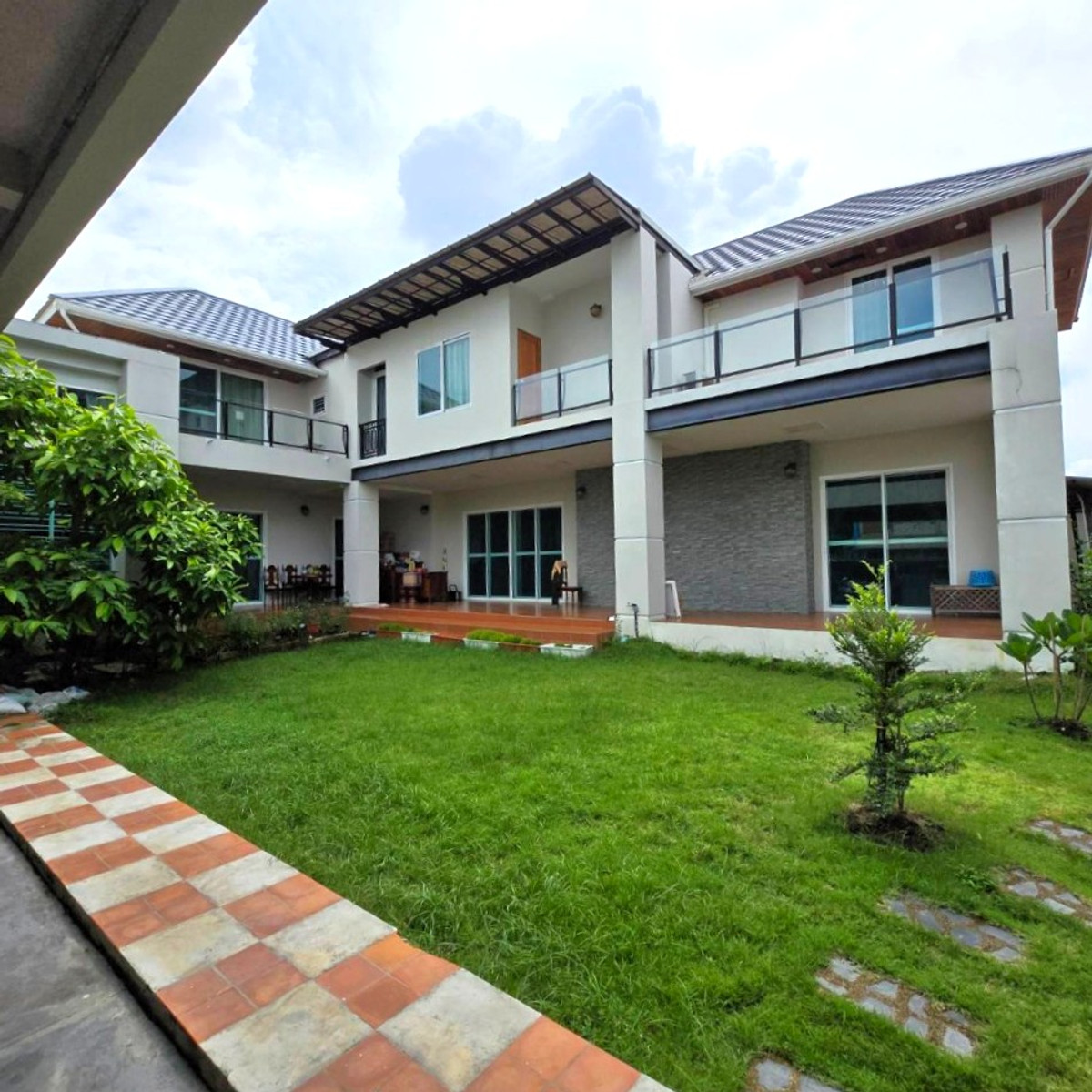 บ้านเดี่ยว 202 ตร.ว. ซอยปุณณวิถี 27 / 5 ห้องนอน (ขาย), Detached House 202 sq.w. Soi Punnawithi 27 / 5 Bedrooms (FOR SALE) GNG062