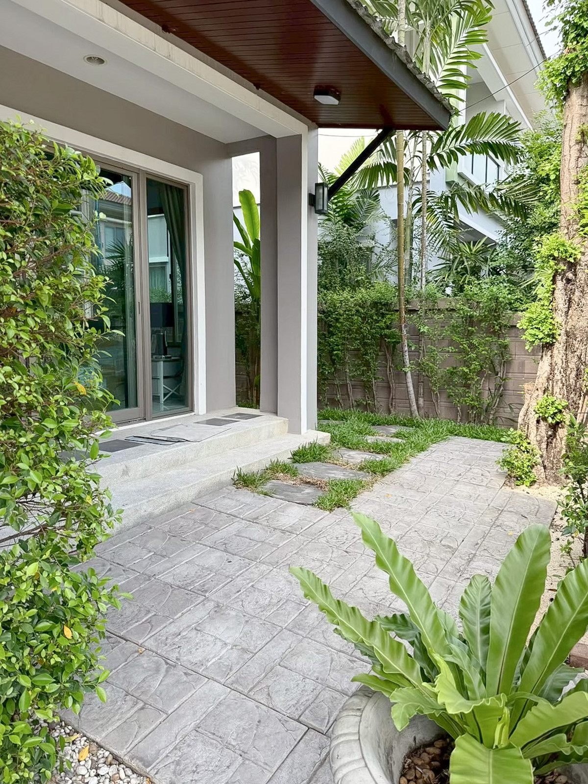 เดอะ แพลนท์ เอสทีค พัฒนาการ 38 / 3 ห้องนอน (เช่า), The Plant Estique Pattanakarn 38 / 3 Bedrooms (FOR RENT) FON160