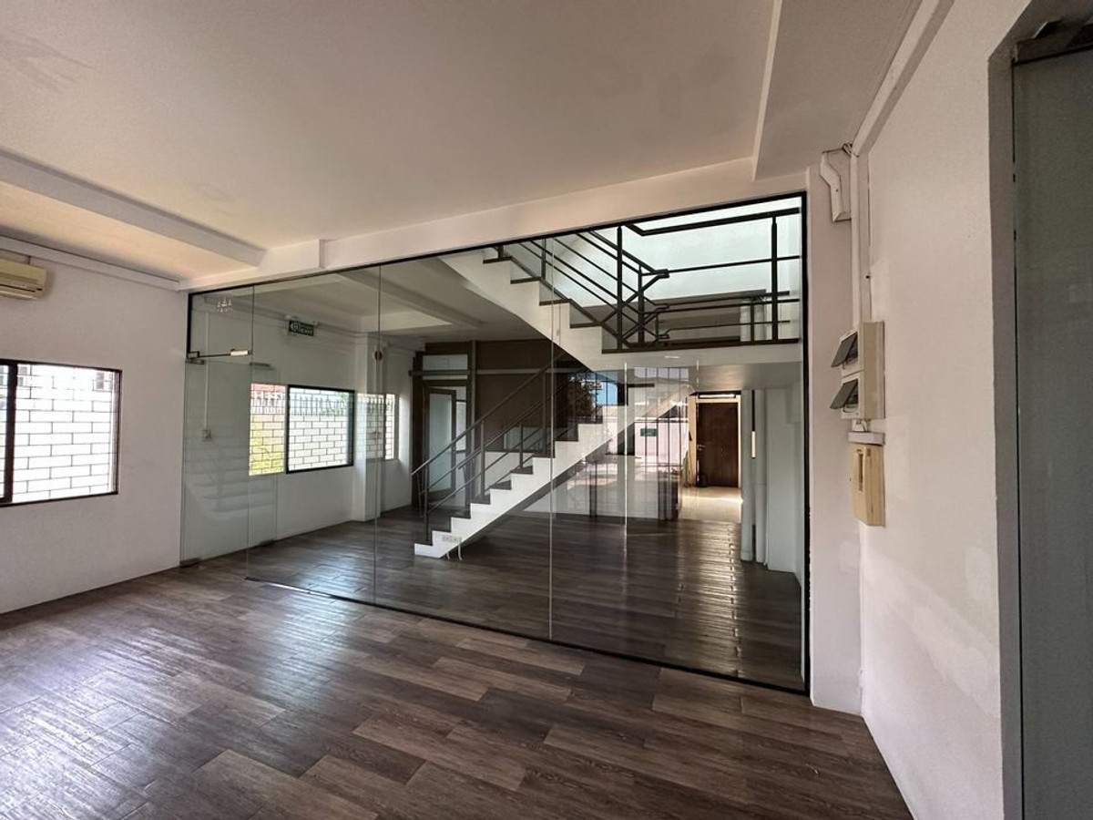 โกดัง สุขุมวิท 101 / 250 ตร.ว. (เช่า), Warehouse Sukhumvit 101 / 250 Sq.w. (FOR RENT) GNG065