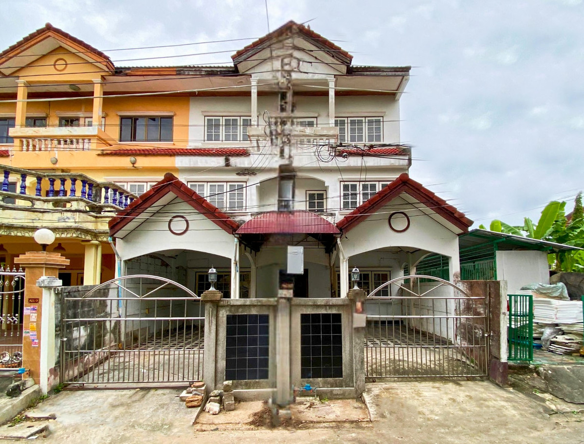 ทาวน์เฮาส์ ซอยปุณณวิถี 35 / 7 ห้องนอน (เช่า), Townhouse Soi Punnawithi 35 / 7 Bedrooms (FOR RENT) GNG074