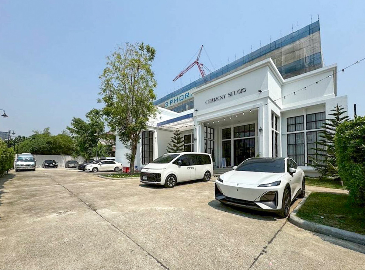 ที่ดิน พร้อมอาคารพาณิชย์ ซอยแบริ่ง 5 / 2 ห้องนอน (ขาย), Land with Commercial Building Soi Bearing 5 / 2 Bedrooms (FOR SALE) GNG086