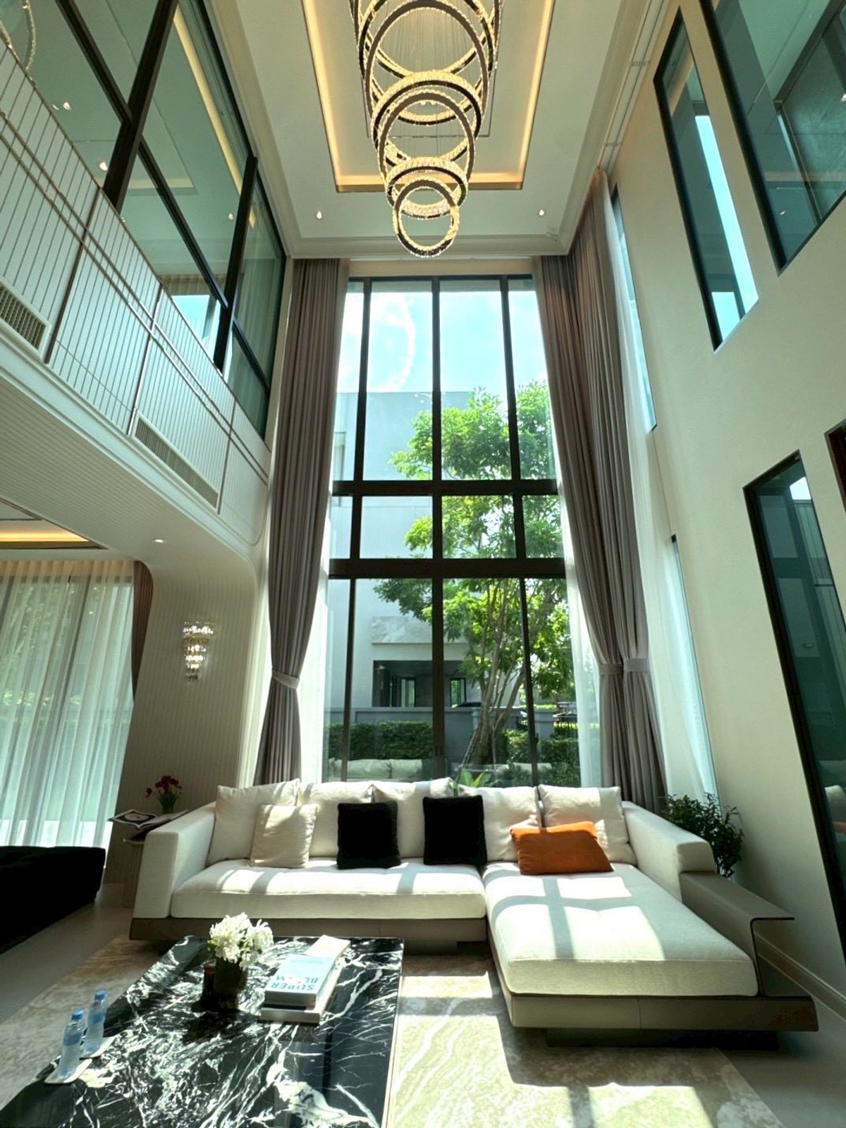 แกรนด์ บางกอก บูเลอวาร์ด พระราม 9 - กรุงเทพกรีฑา / 5 ห้องนอน (ขาย), Grand Bangkok Boulevard Rama 9 - Krungthep Kreetha /  5 Bedrooms (FOR SALE) BZD192