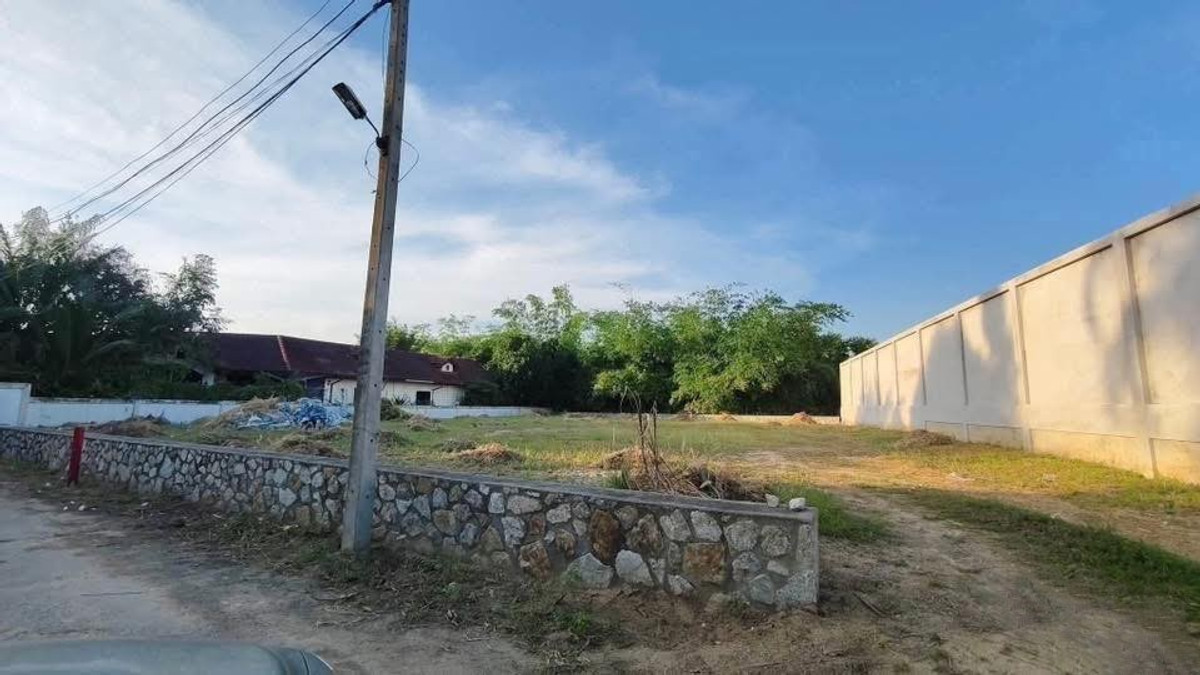 ที่ดิน 226 ตร.ว. มาบประชันบน 1 / (ขาย), Land 226 sq.w. Mabprachan Bon 1 / (FOR SALE) BEWN172