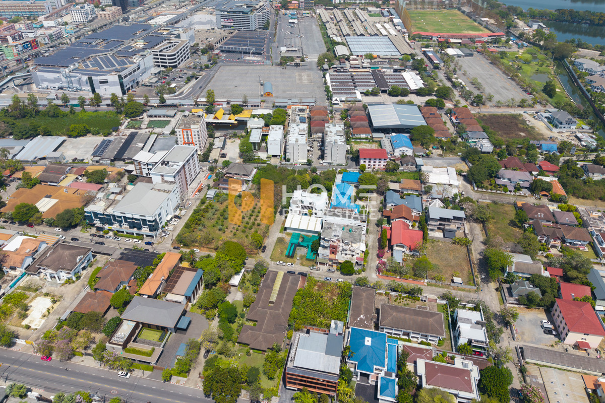 ที่ดินแปลงสวย หมู่บ้านเสรี 🔥 ที่ดิน 229 ตร.ว. ซอย ศรีนครินทร์ 55 / (ขาย), Land 229 sq.w. Soi Srinakarin 55 / (FOR SALE) FON083