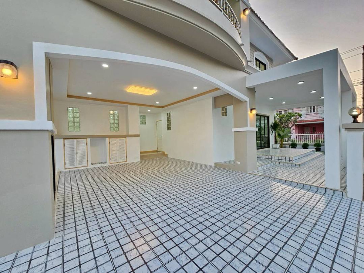 หมู่บ้านศิลปการพาร์ค 3 / 6 ห้องนอน (ขาย), Silpakorn Park 3 Village / 6 Bedrooms (FOR SALE) AOM119