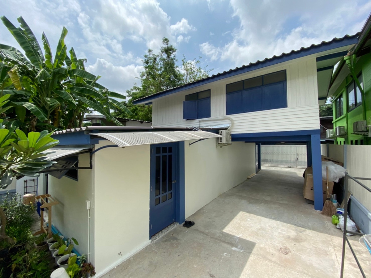 บ้านเดี่ยว ซอยอุดมสุข 43 / 2 ห้องนอน (ขาย), House Soi Udomsuk 43 / 2 Bedrooms (FOR SALE) GNG110