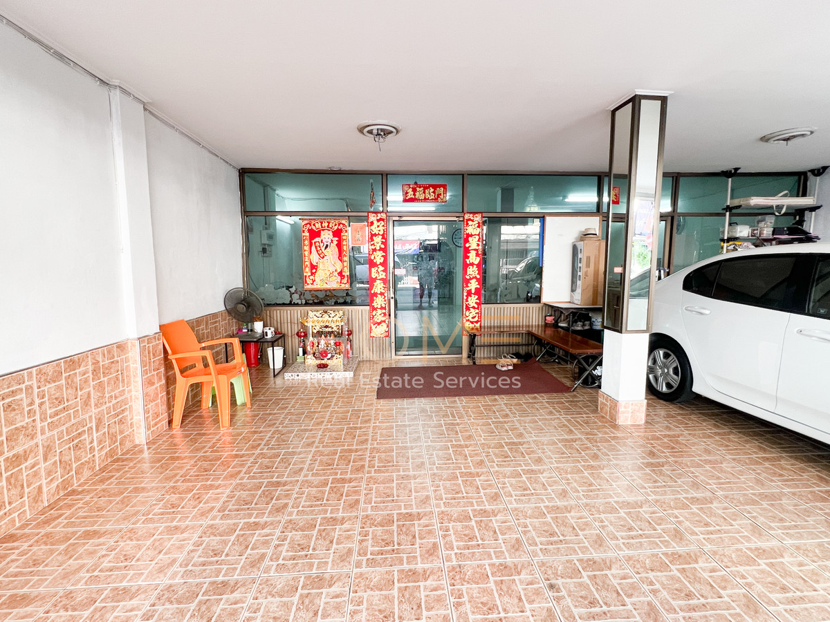 อาคารพาณิชย์ ซอยสุขุมวิท 101/1 / 2 คูหา (ขาย), Commercial Building Soi Sukhumvit 101/1 / 2 Units (FOR SALE) GNG111