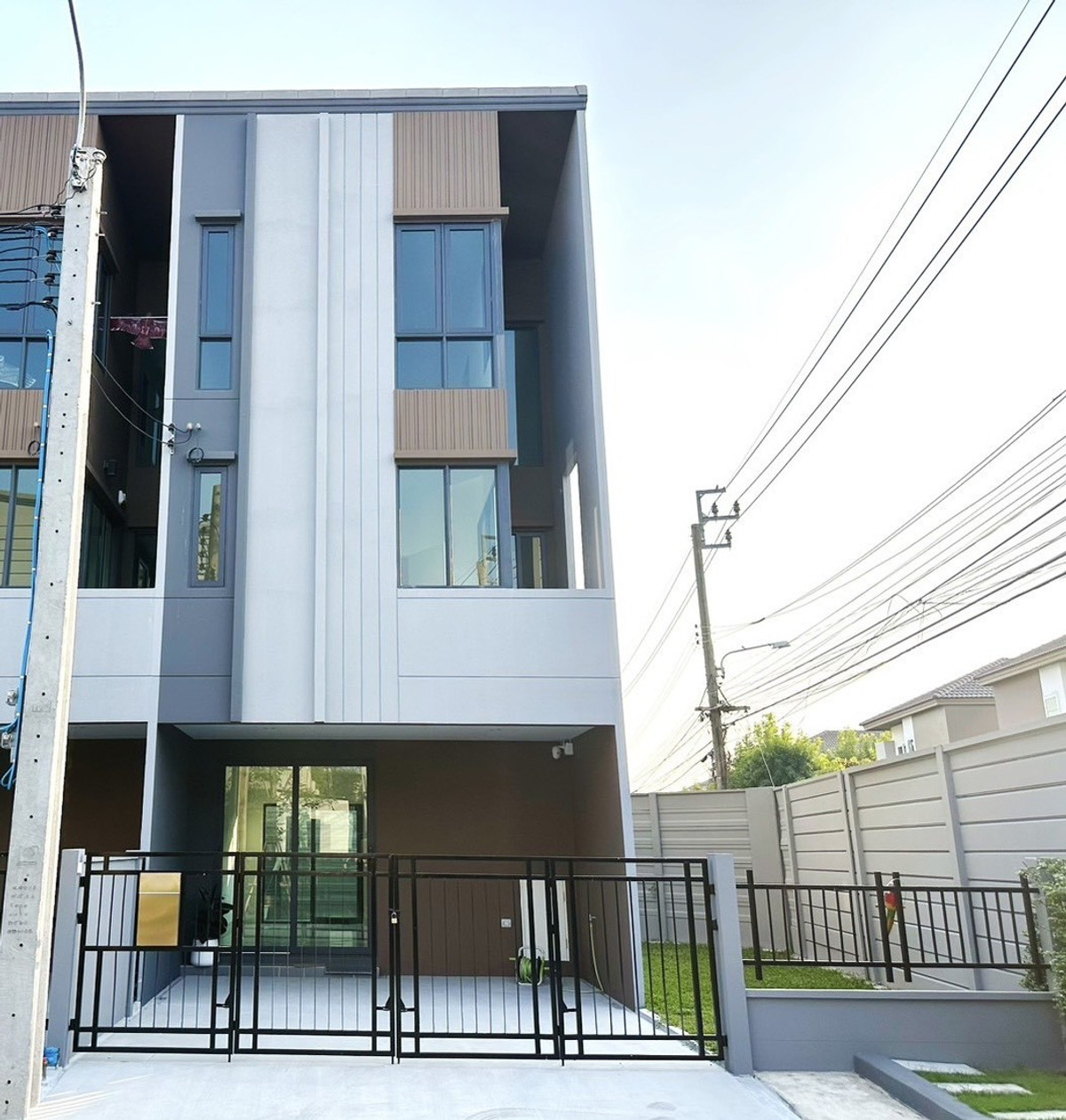 บ้านกลางเมือง สุขสวัสดิ์ / 3 ห้องนอน (ขาย), Baan Klangmuang Suksawat / 3 Bedrooms (FOR SALE) DML012