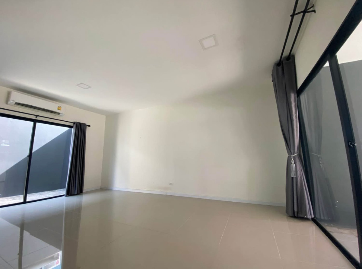 สิริ เพลส สุขสวัสดิ์ - พระราม 3 / 3 ห้องนอน (ขายพร้อมผู้เช่า), Siri Place Suksawat - Rama 3 / 3 Bedrooms (SALE WITH TENANT) DML007