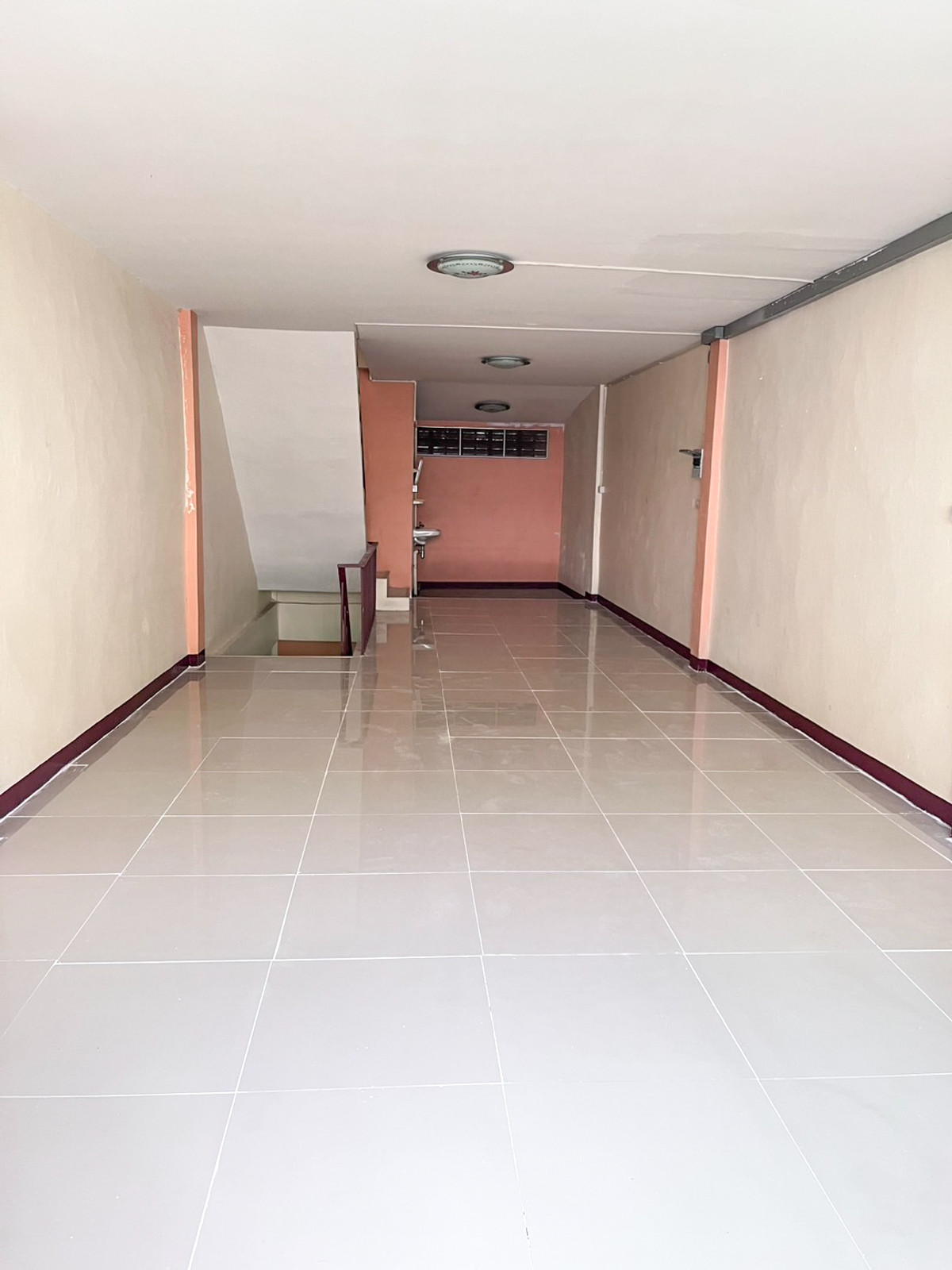 ทาวน์โฮม ซอยวชิรธรรม 17 / 2 ห้องนอน (ขาย), Townhome Soi Wachiratham 17 / 2 Bedrooms (FOR SALE) GNG082