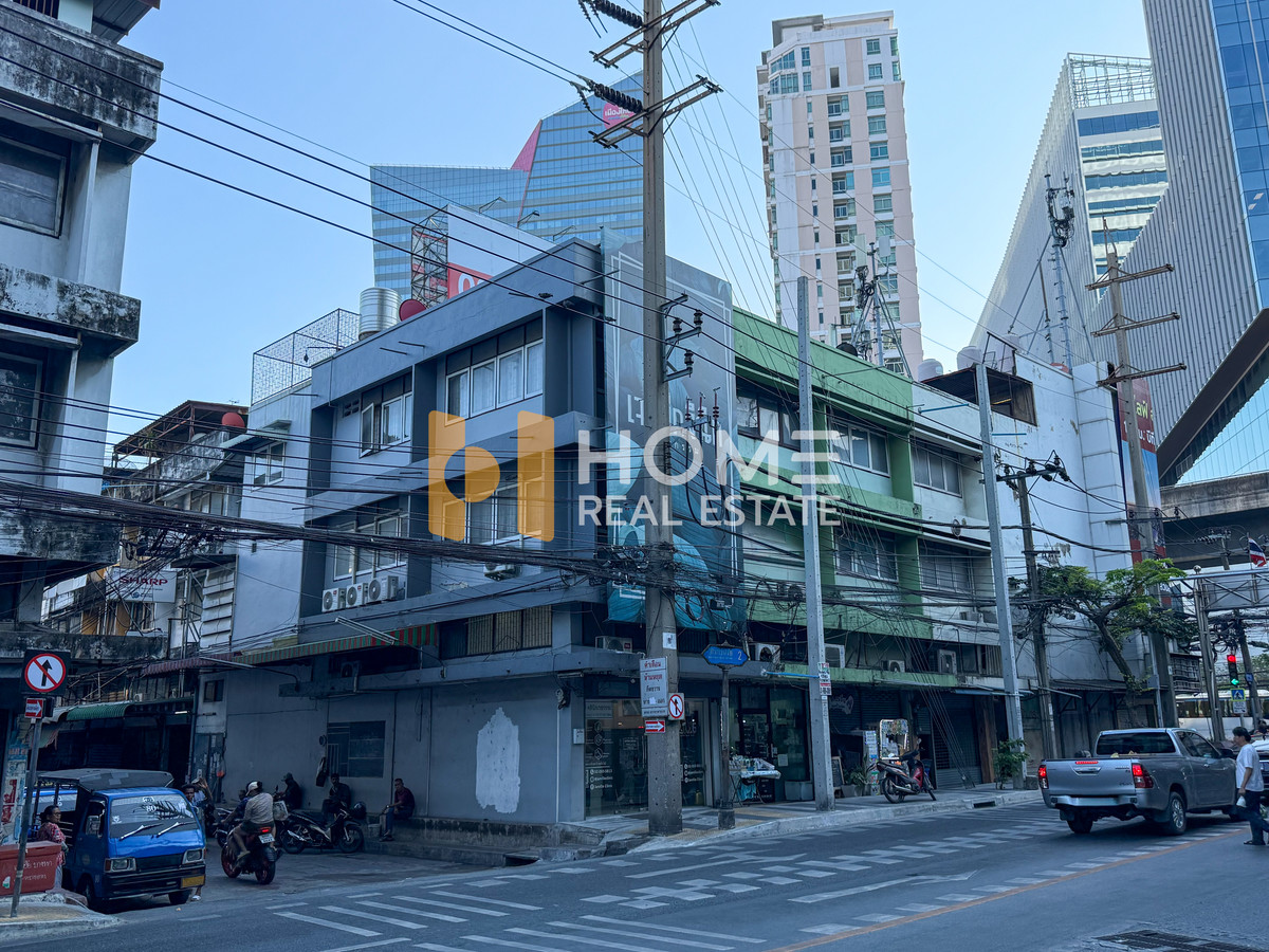 อาคารพาณิชย์ 3 คูหา ซอยสุขุมวิท 101/1 / 2 ห้องนอน (ขาย), Commercial Building Soi Sukhumvit 101/1 / 2 Bedrooms (FOR SALE) GNG052