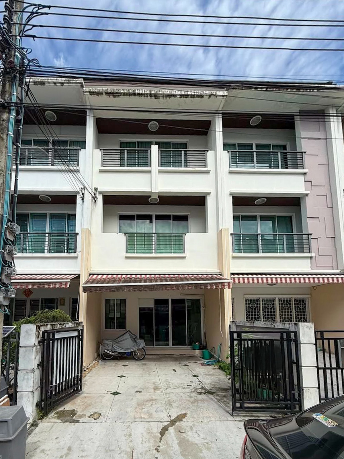 บ้านกลางเมือง เอสเซ้นส์ สาทร - ตากสิน 2 / 3 ห้องนอน (ขาย), Baan Klang Muang S Sense Sathorn - Taksin 2 / 3 Bedrooms (FOR SALE) BALL351